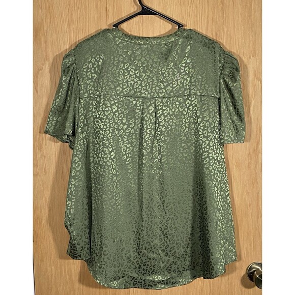 Ophelia Roe Women's Plus Sz 2X Top Satin Animal Print Puff Sleeve Button Front - Picture 2 of 6